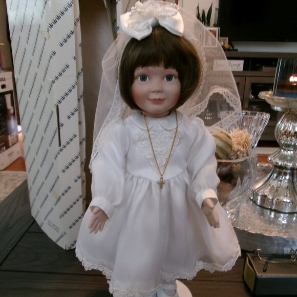 new Ashton Drake Michele Girard Kassis First Communion Doll Porcelain 14" - Picture 1 of 7